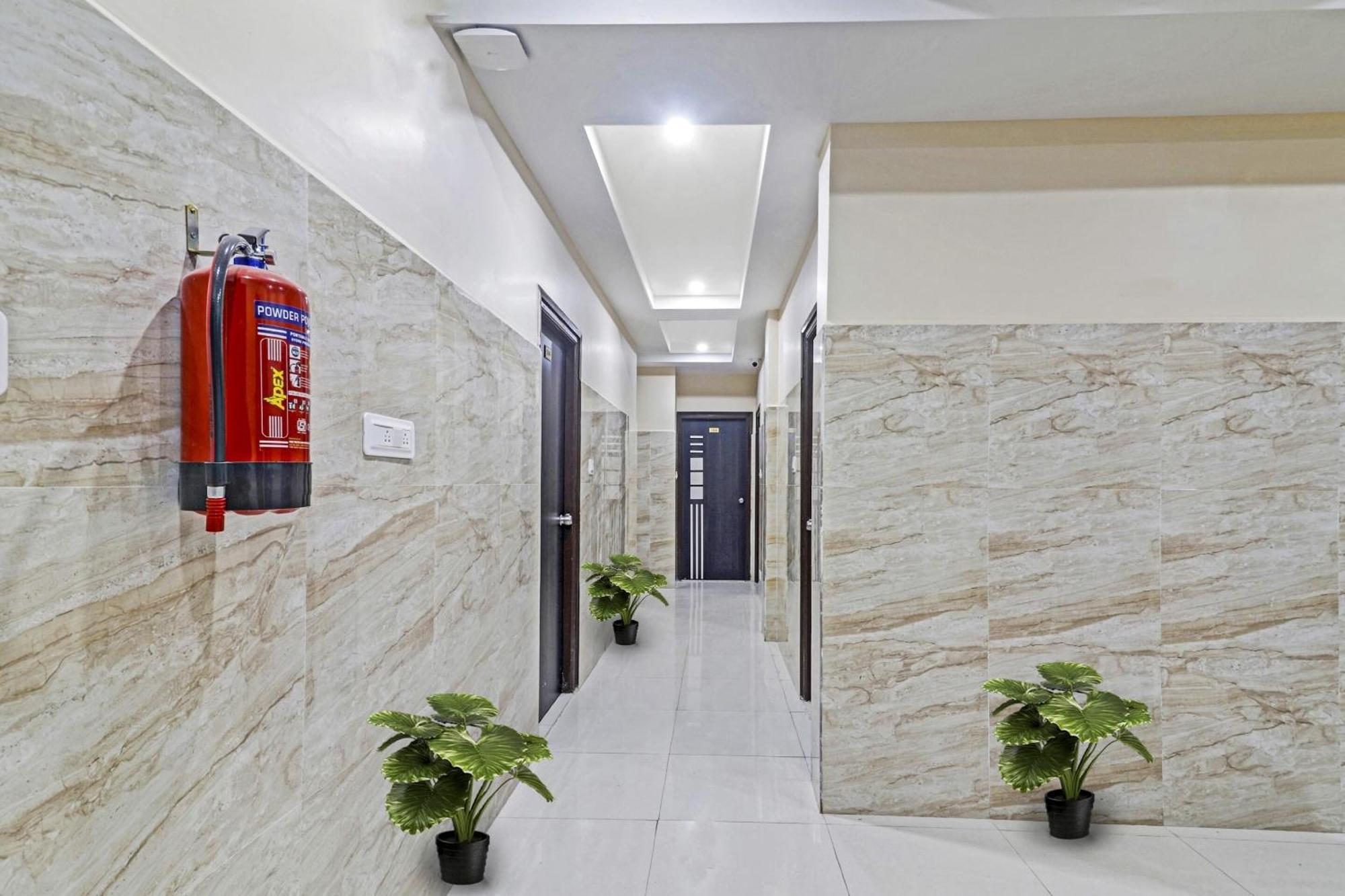 Collection O White House Near Kims Kondapur Hotell Kondapur  Eksteriør bilde