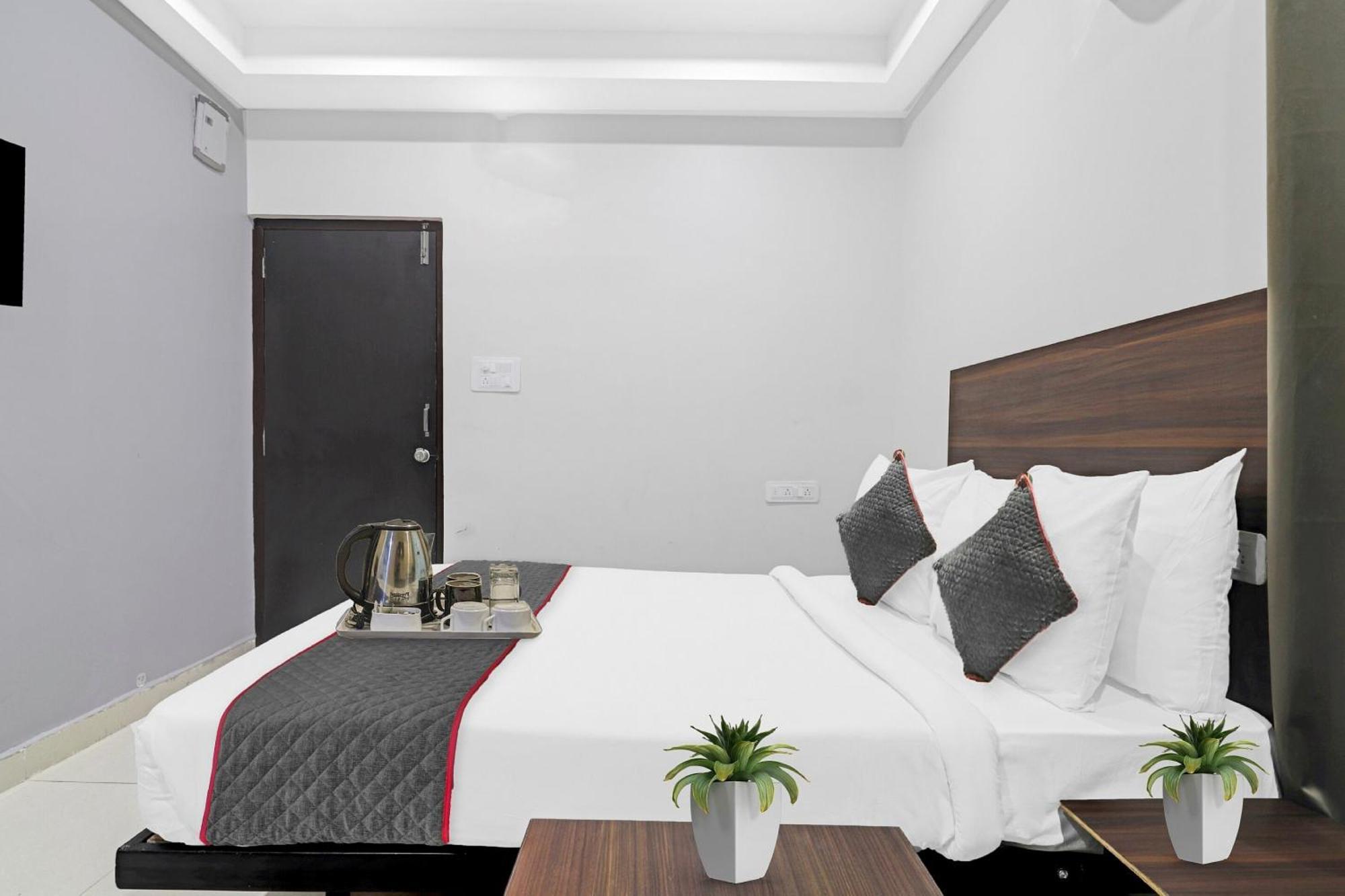 Collection O White House Near Kims Kondapur Hotell Kondapur  Eksteriør bilde